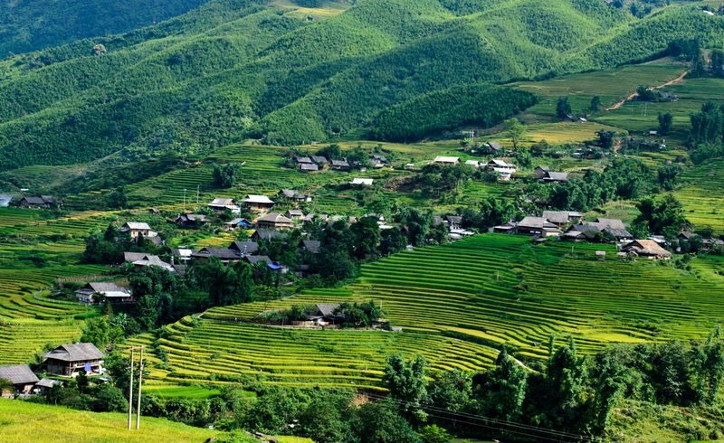 Sapa Ham Rong Mountain & Cat Cat Village Multi-Day Guided Tour - Leaving Hanoi for Sapa