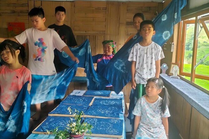 Sapa Hmong Batik Handicraft Workshop Private Tour In Sapa/Hanoi - Detailed Breakdown of the Itinerary