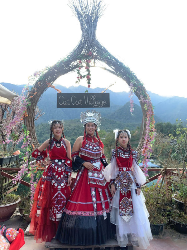 Sapa Trekking Ta Van Village & Batik Painting (Optional Chinese Guide) - Should you book the Ta Van tour?
