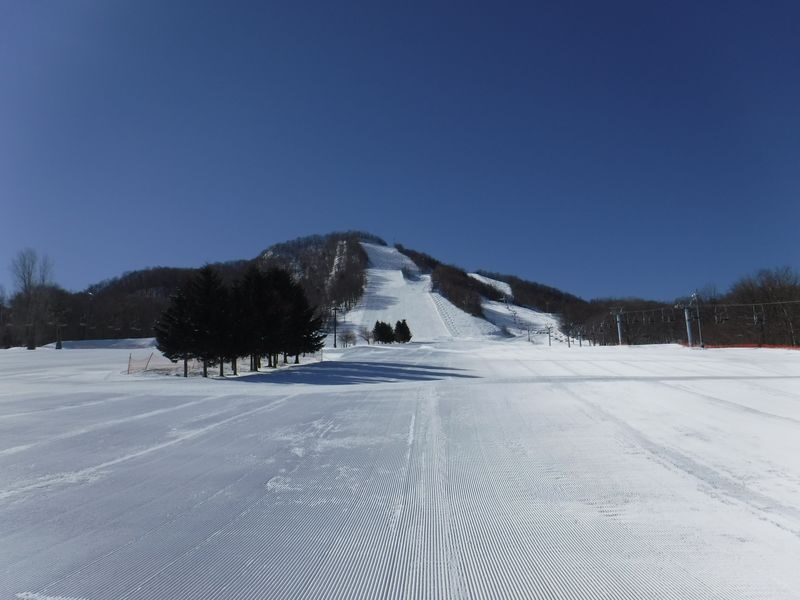Sapporo Fujino Fus Snow Area Rental skis & wear - A compact ski resort close to Sapporo
