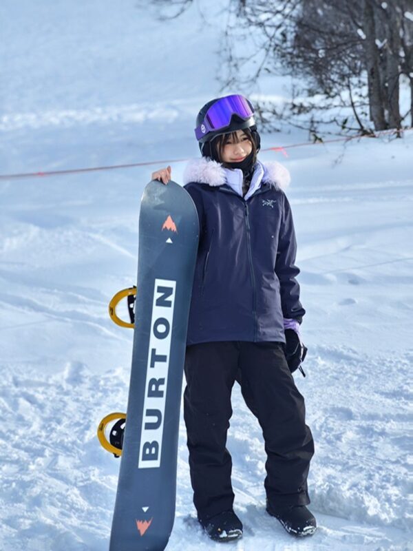 Sapporo Kokusai Ski Resort | Chinese and English Private Ski Lessons | Hokkaido Tourism Organization (HTO) Official Member Certification - Meeting in Susukino, then heading for the resort