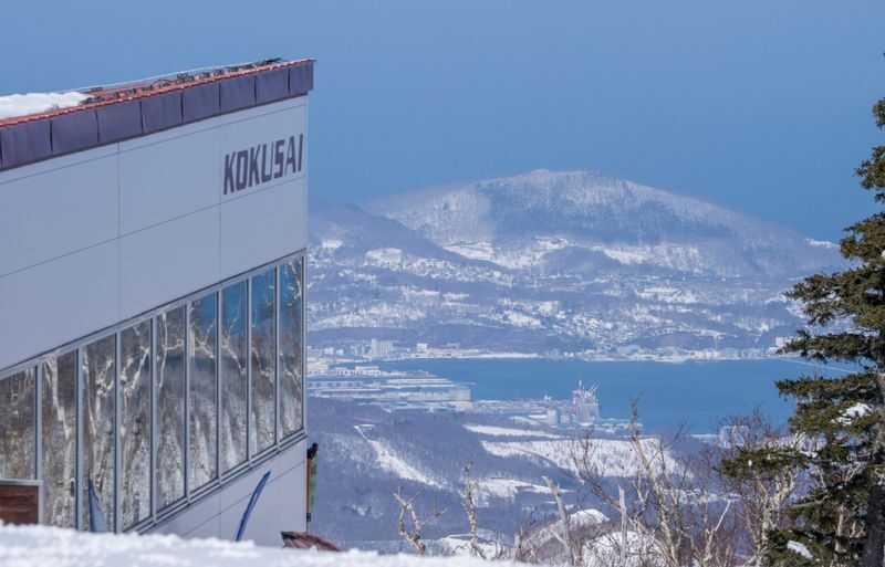 Sapporo Kokusai Ski Resort One-Day Tour (Includes round-trip transfer from Sapporo city, ski equipment rental, and optional ski lessons) - What the price buys, and what it does not