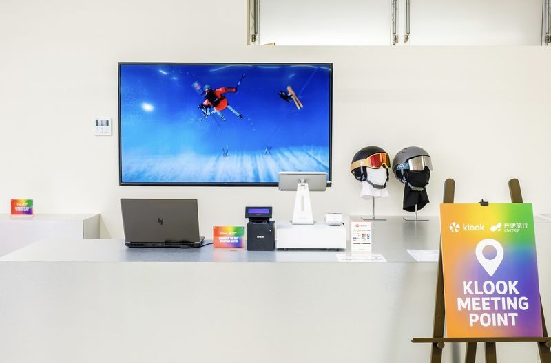 Sapporo Ski & Snowboard Rental | Snowboard, Ski, Arcteryx Ski Wear | Susukino INFINITY CITY - Get fitted, collect equipment, and ask for instructions