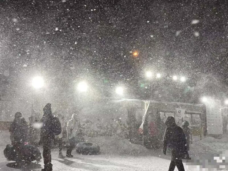 Sapporo: Sounkyo Ice Festival Private Day Trip - Sounkyo Ice Festival Experience