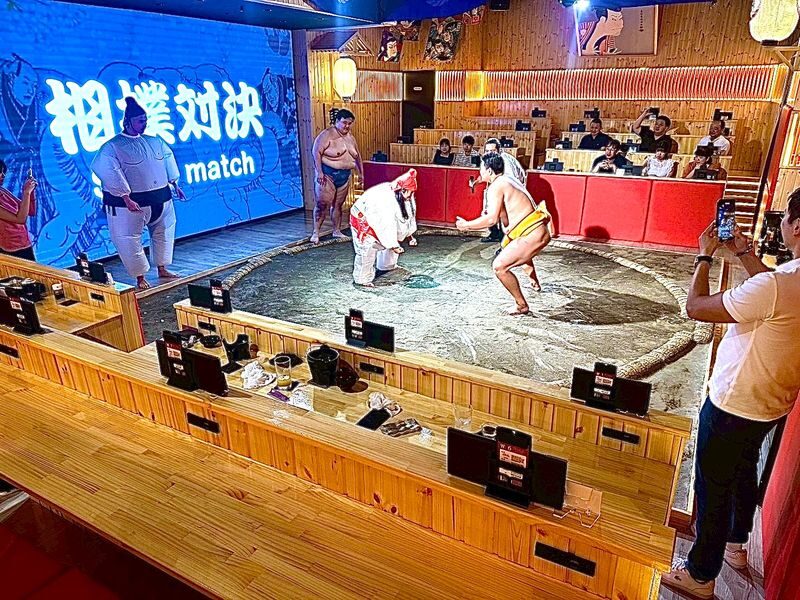 Sapporo: Sumo Show Experience with Japanese food & Photo - Rituals, bouts, and a chance to try sumo