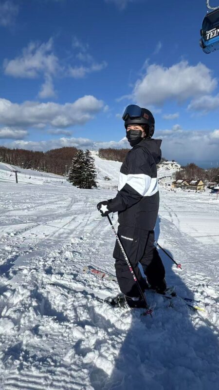 Sapporo Teine Ski Resort: Chinese instructor morning/afternoon segmented teaching: 3-5 people in a group, beginner parent-child friendly (including pick-up and drop-off service) - A gentle first day on Teine’s slopes