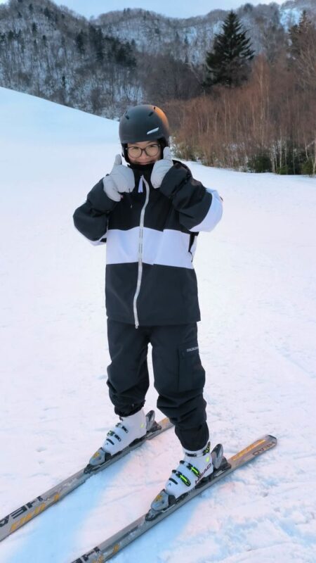 Sapporo Teine Ski Resort: Chinese instructor morning/afternoon segmented teaching: 3-5 people in a group, beginner parent-child friendly (including pick-up and drop-off service) - Who will get the most from this day