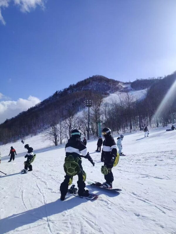 Sapporo Teine Ski Resort Private Full-Day Experience - The extra hour and the mountain views