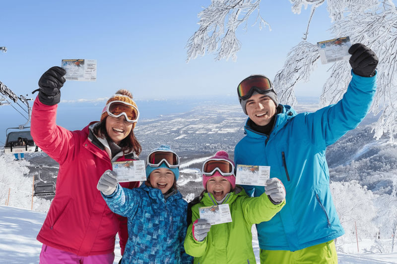 Sapporo Teine Ski Resort with Bus and Lift Ticket - A city-to-slope day at Sapporo Teine
