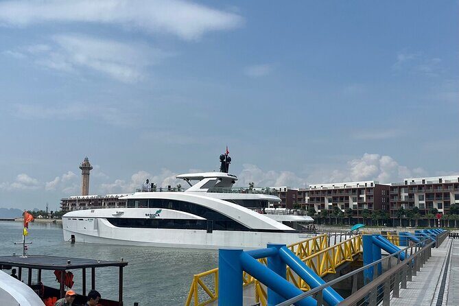 Saquila Yacht Journey: Discover Bai Tu Long or Halong Bay - An Honest Look at the Tour Experience