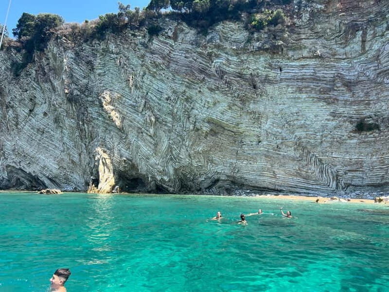 Saranda: Boat tour to 7 destinations including free umbrella - FAQs