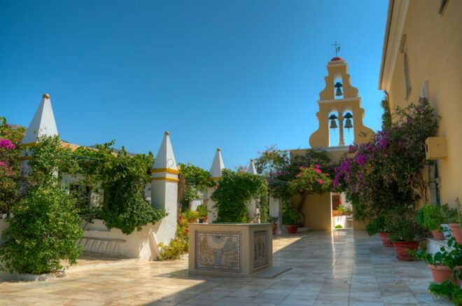 Saranda: Corfu Town and Palaiokastritsa Day Trip With Cruise - Activity Description