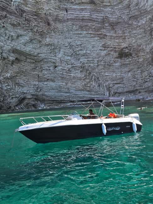 Sarandë: Boat Tour to Kroreza with Snorkel and free Umbrella - The Experience in Detail