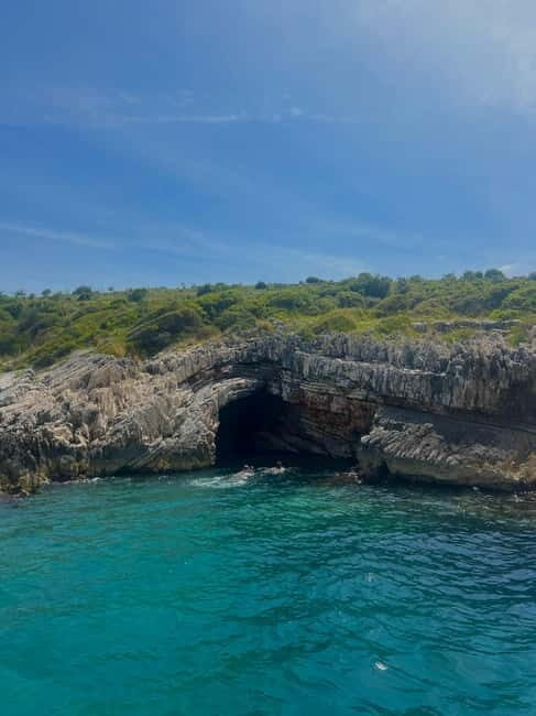 Sarandë Boat Tour with Free Beach Umbrella Access - An In-Depth Review of the Sarandë Boat Tour Experience