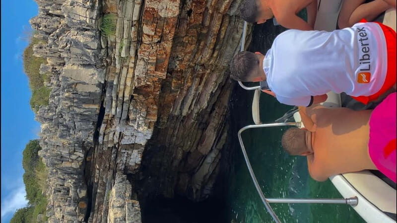 Sarandë: Private boat tour to Kroreza Bay & free sunbeds - Good To Know