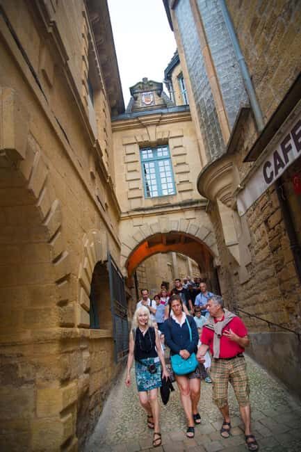 Sarlat: Guided Walking Tour - The Tour Experience: A Deep Dive
