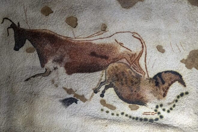 Sarlat: Half-Day Skip-the-Line Lascaux IV Tour - Lascaux IV Center Features