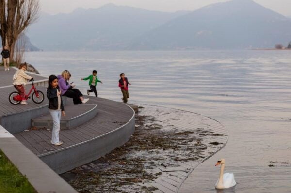 Sarnico: Photo Shoot With Professional Photographer - Frequently Asked Questions