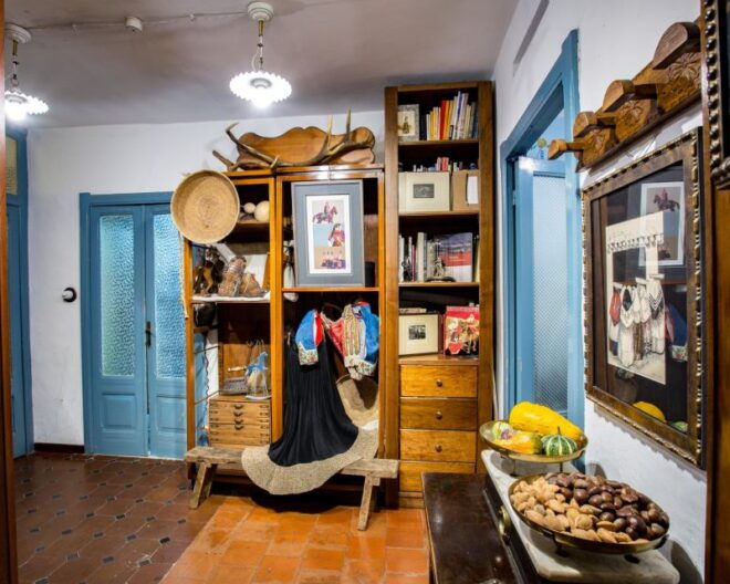 Sassari: Visit to a Historic Shop & Aperitif - Wine Tasting