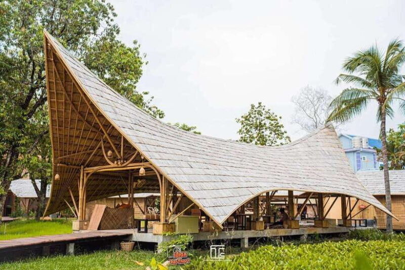 Satcha: Workshop Tour Guide incl. Free Soft Drink - Good To Know