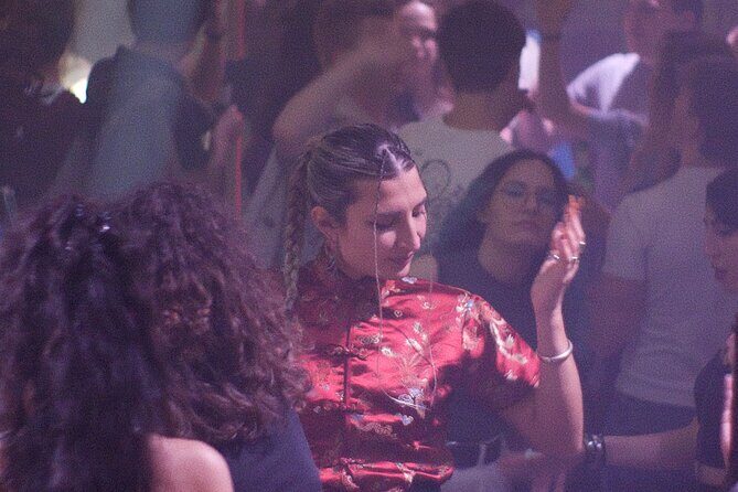 Saturday Night Pub Crawl for Professionals in Athens, Greece - Who Will Love This Tour?