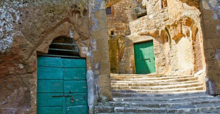 Saturnia Waterfalls and Pitigliano by Bus With Environmental Guide - Tour Highlights