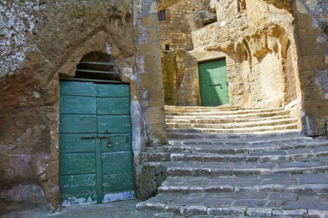 Saturnia Waterfalls and Pitigliano by Bus With Environmental Guide - Frequently Asked Questions