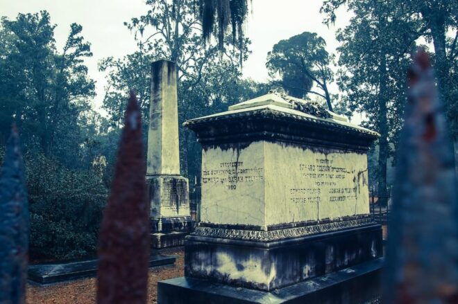 Savannah Bonaventure Walking Tour With Transportation - Local History and Symbolism