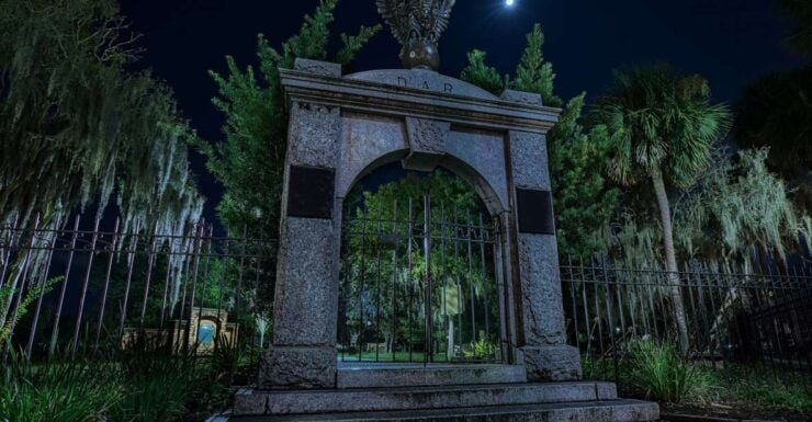 Savannah: Colonial Park Cemetery Guided Walking Tour - Experience Highlights