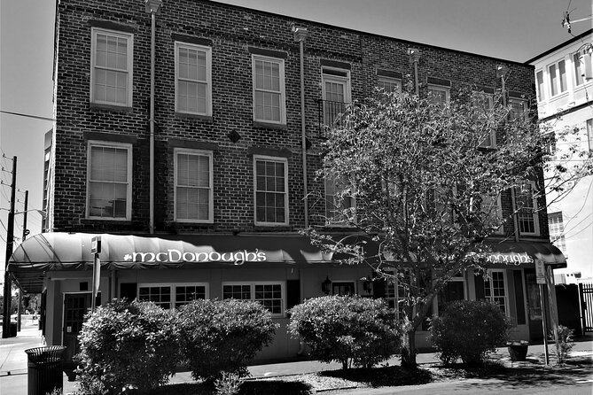 Savannah Ghost and Spirits Walking Tour - Guides Demeanor and Engagement