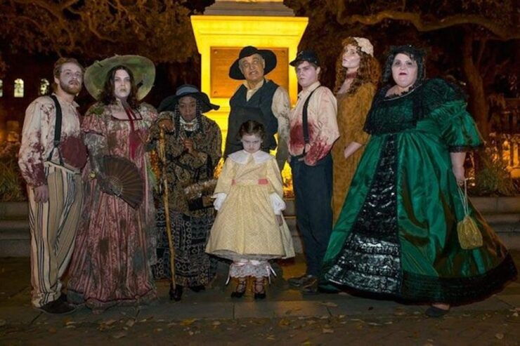 Savannah: Grave Encounters Tour With Guide and Transfers - Tour Duration and Guide Availability