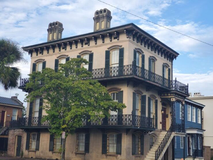 Savannah: Guided Walking Tour of the Historic District - Experience