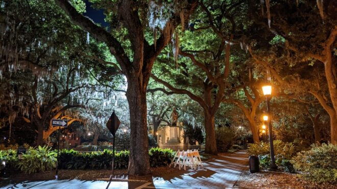 Savannah: Haunts and Horror - The Hell Cat Ghost Tour - Paranormal Exploration
