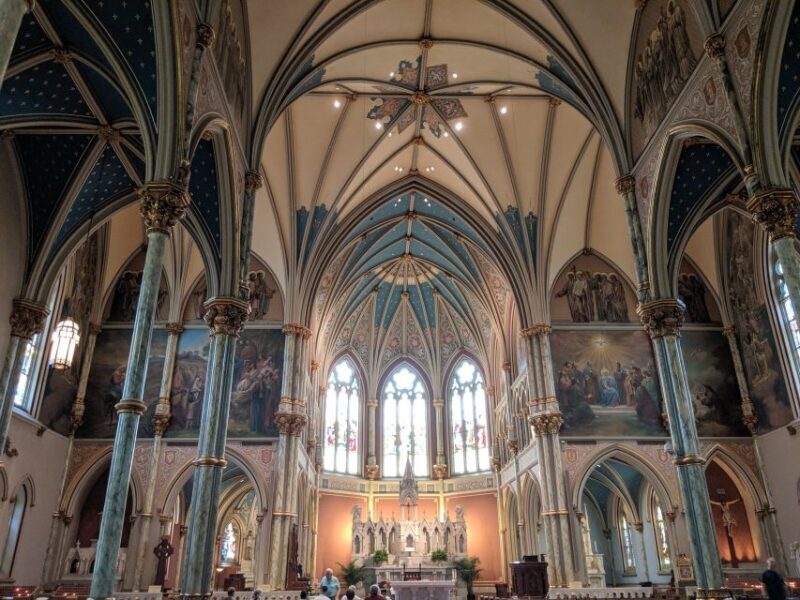 Savannah: Historic District, Islands & more VIP Private Tour - Parks and Victorian District