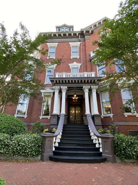 Savannah: Historic District Overview on Foot - Good To Know