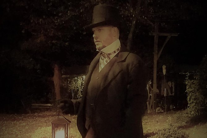 Savannah History and Haunts Candlelit Ghost Walking Tour - Tour Overview