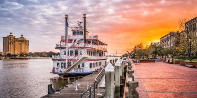 Savannah: Small Group Night Tour With River Cruise - Duration and Group Size