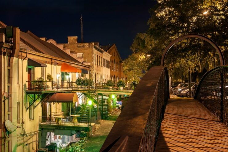 Savannah: Twilight Ghost Walking Tour - Experience Highlights