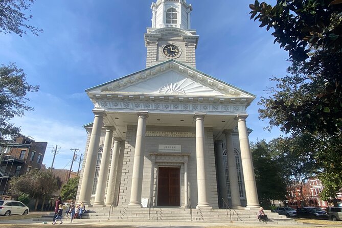 Savannah's Historical District: A Self-Guided Audio Tour - Exploring Famous Locations in Savannah
