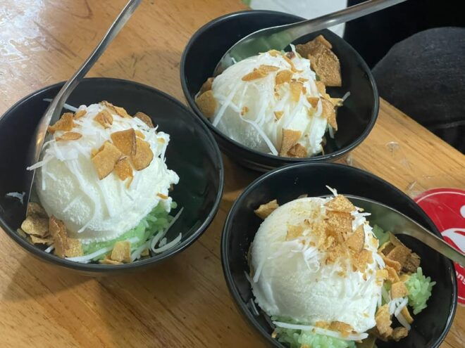 Savor Hanoi: a Food Lovers Journey With Train Street - Must-Try Vietnamese Dishes