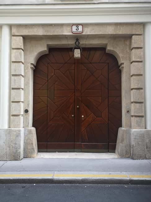 Scandals, affaires & anecdotes in Vienna - Why This Tour Works Well