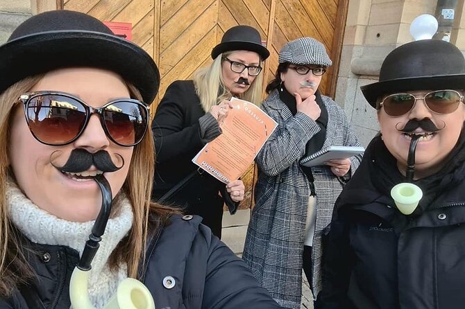 Scavenge Hunt Game in Budapest- Outdoor Murder Mystery - Accessibility and Participation