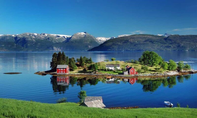Scenic Hardanger Fjord and waterfalls Guided bus tour - Introduction: An Authentic Peek into Norway’s Natural Wonders