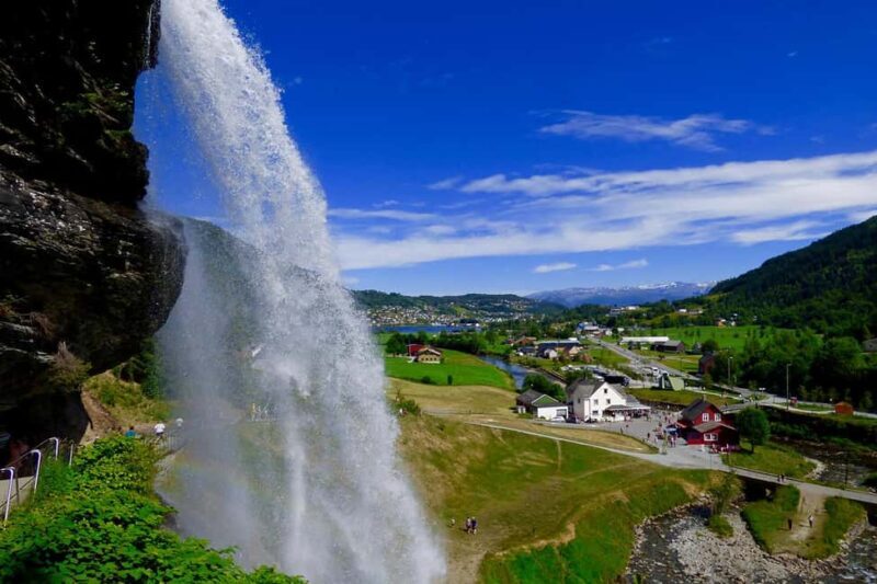 Scenic Hardanger Fjord and waterfalls Guided bus tour - What’s Included and Practical Tips