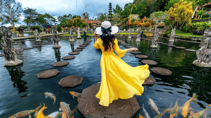 Scenic Heaven Gate: Lempuyang, Water Palace, Waterfall Tour - Key Points