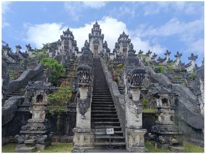 Scenic Heaven Gate: Lempuyang, Water Palace, Waterfall Tour - Cultural Exploration