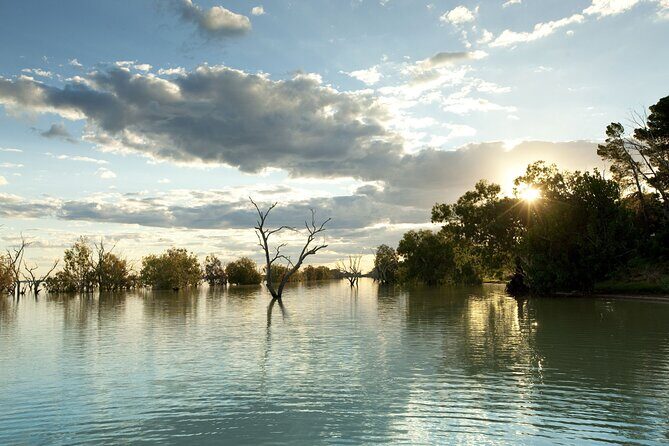 Scenic Helicopter Flight to Menindee Lakes - Exploring the Itinerary: What to Expect