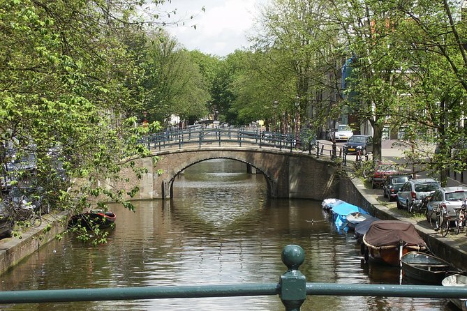 Scenic Highlights of Amsterdam 3 Hours Bike Tour - Explore Amsterdams Rich History