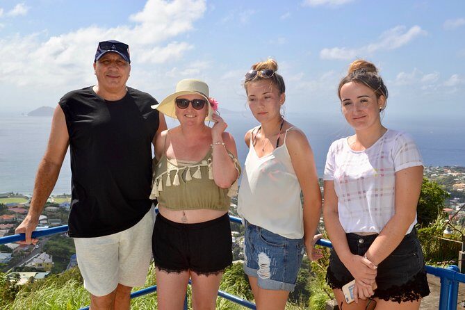 Scenic Historical Tour to Fort Charlotte and Queens drive from IV Tours - Transportation and Comfort  