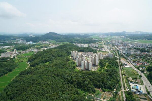 Scenic & Modern Wonders of Goyang-si: A Full-Day Tour - Unique Aspects of the Tour